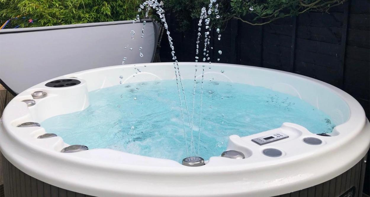 Marine Cottage - With Private Hot Tub นิวบิกกิน-บาย-เดอะ-ซี ภายนอก รูปภาพ